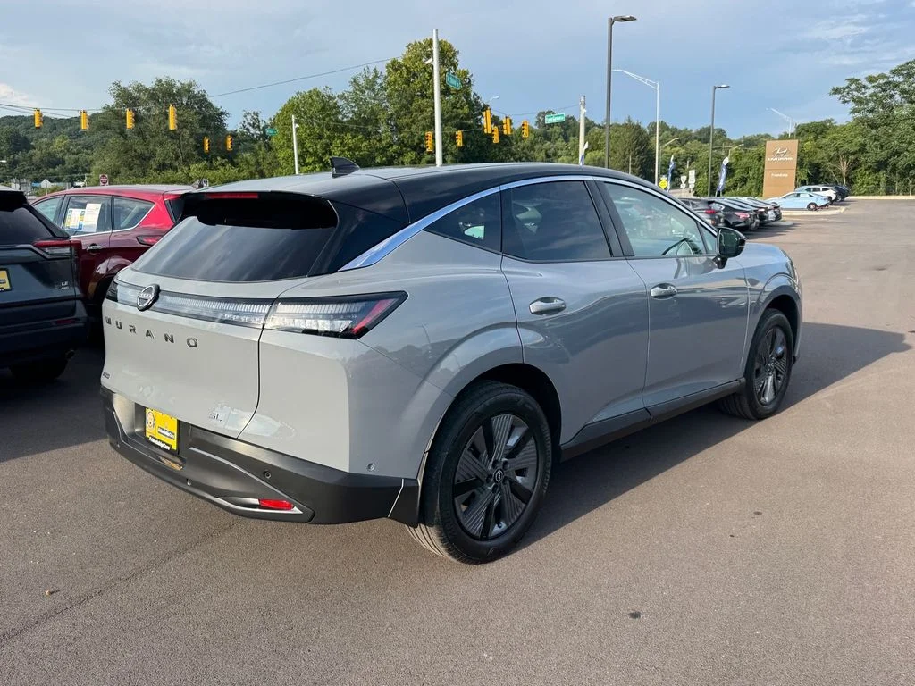 Used 2025 Gray Nissan SL image 4