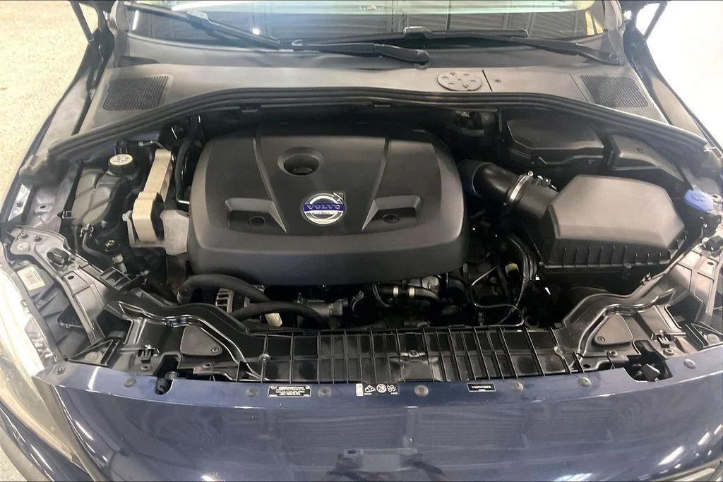 Used 2015 Blue Volvo T5 Premier image 9