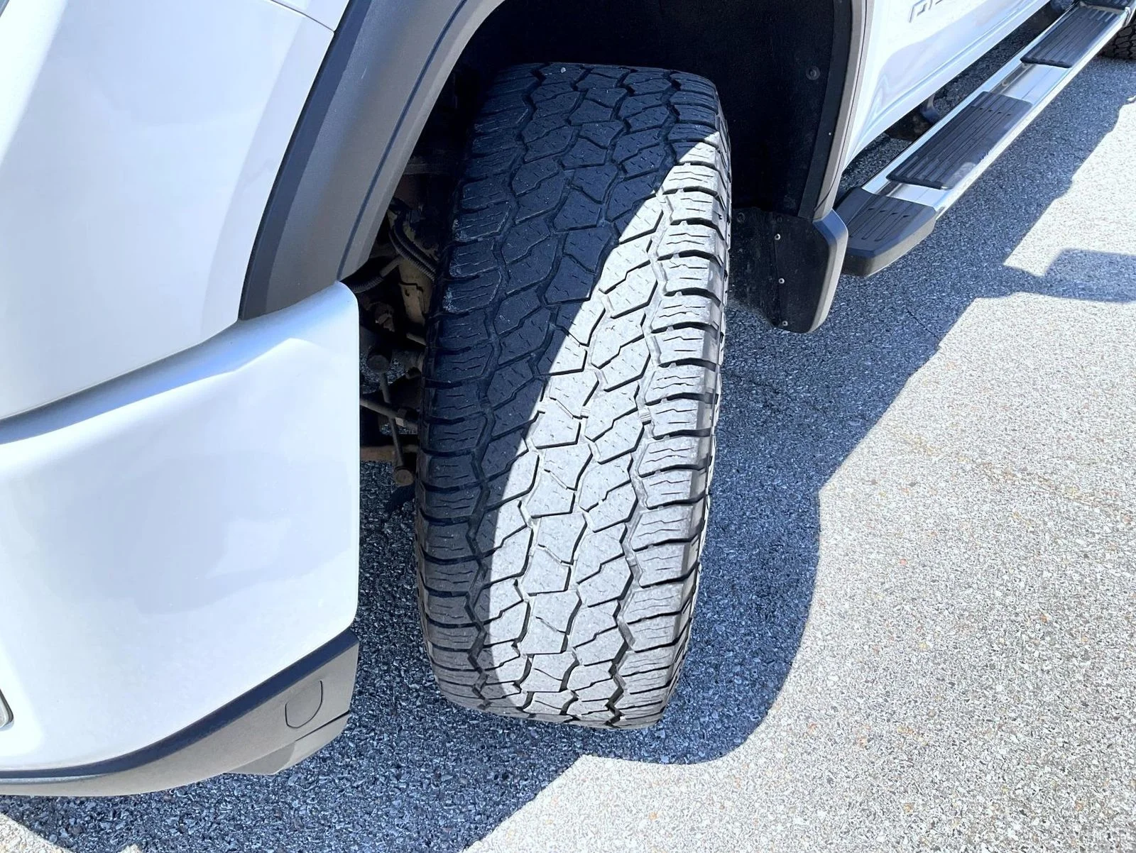 Used 2020 White GMC Denali image 23