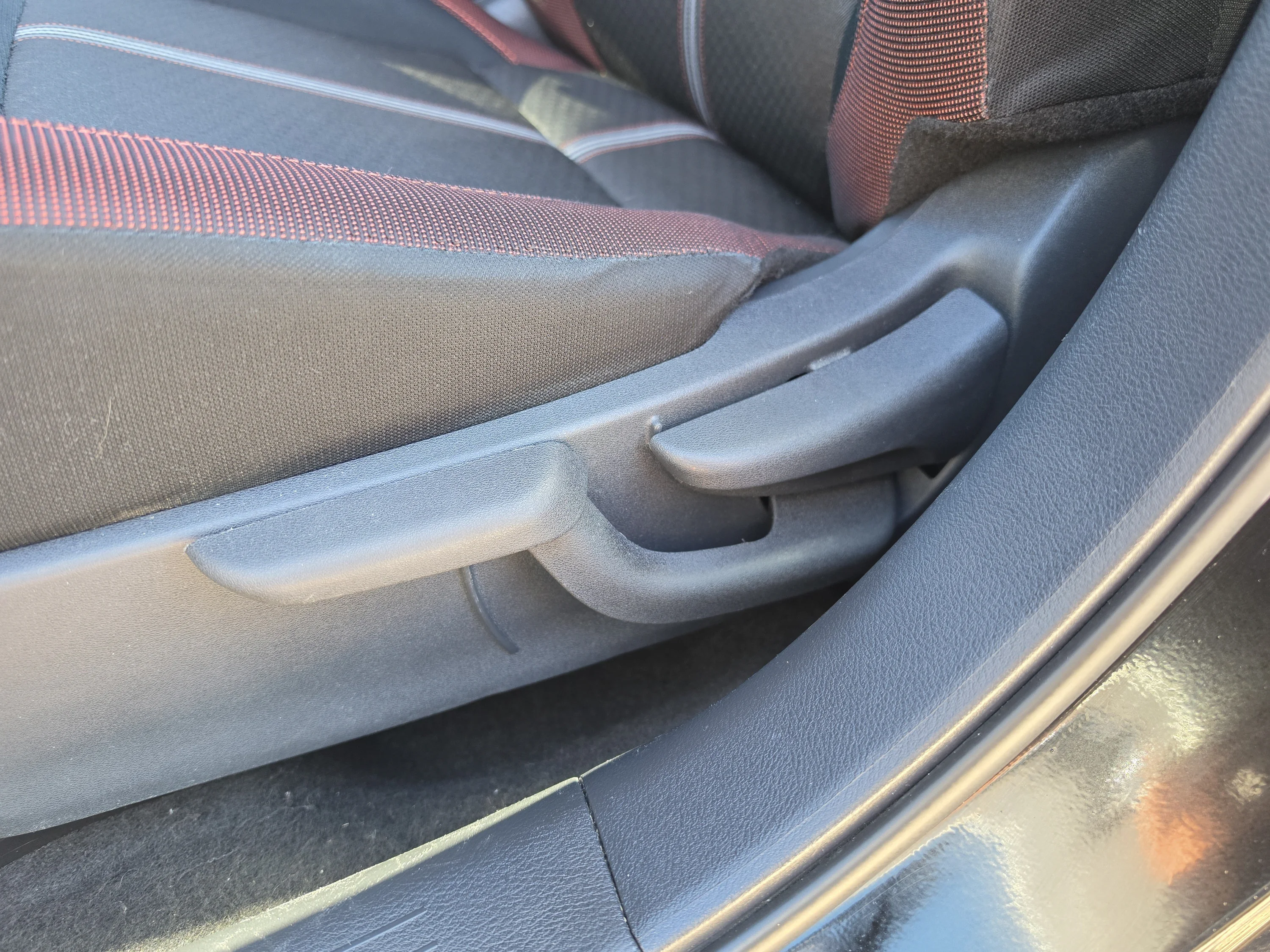Used 2025 Super Black Nissan SR image 25