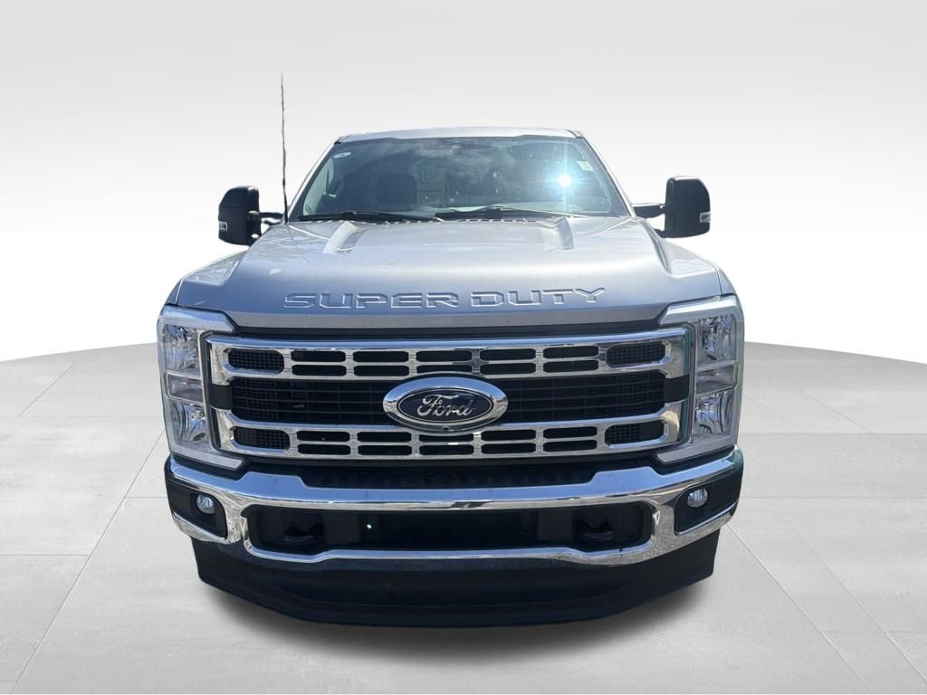 Used 2023 Silver Ford XLT image 7