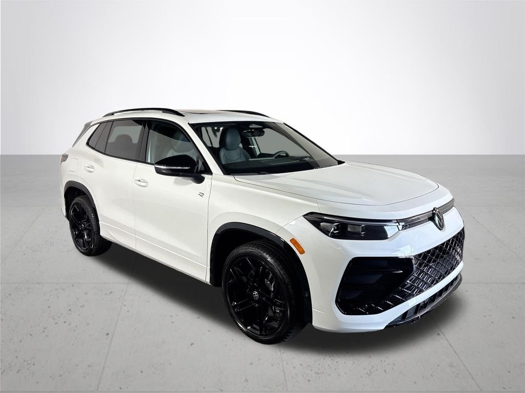New 2026 Opal White Pearl Volkswagen SE R-Line Black image 4