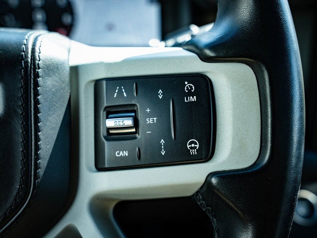 Used 2023 Black Land Rover X-Dynamic SE image 27