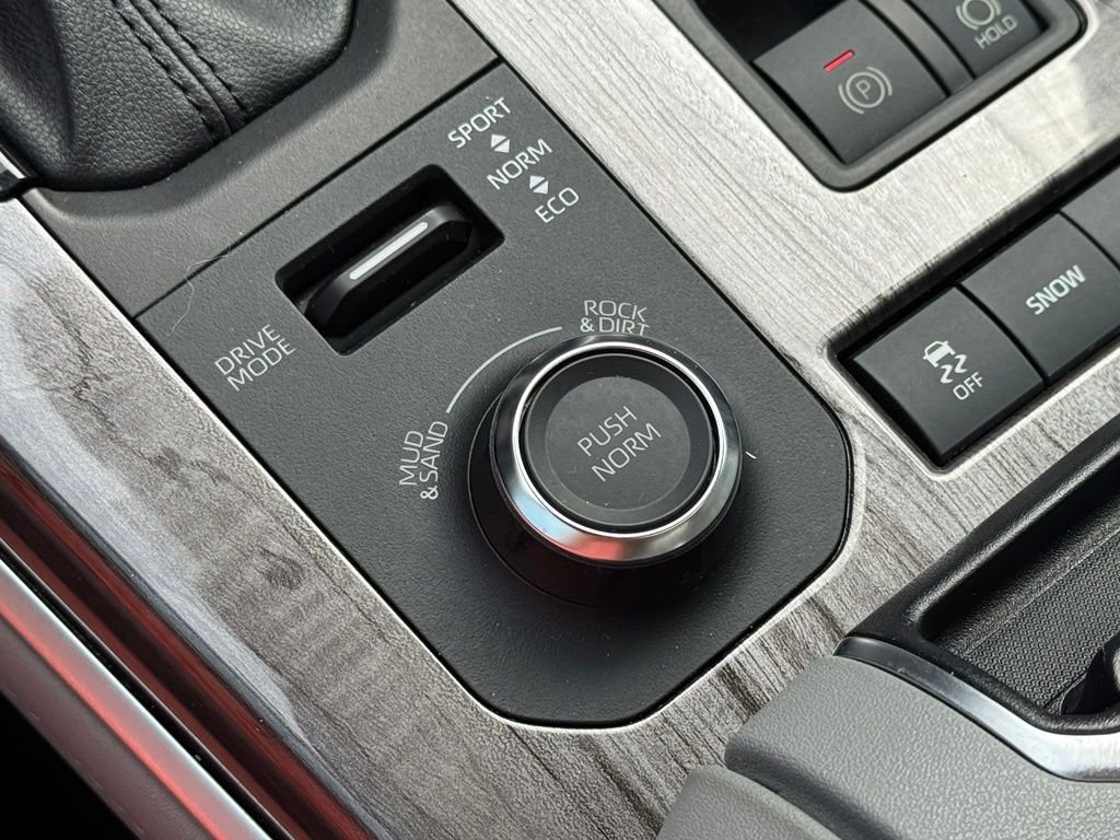 Used 2021  Toyota Platinum image 34