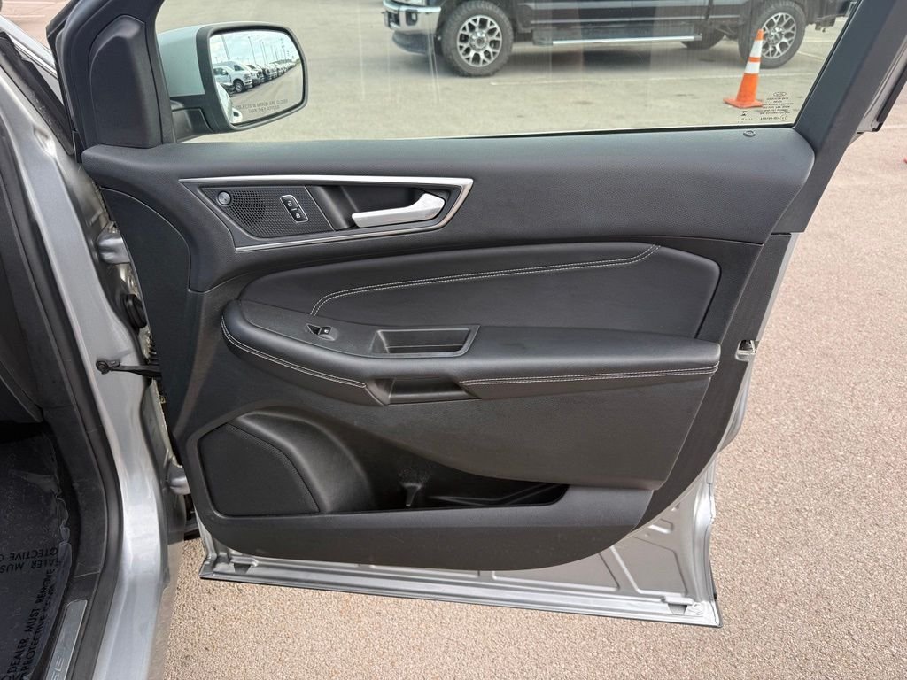 Used 2023 Silver Ford Titanium image 18