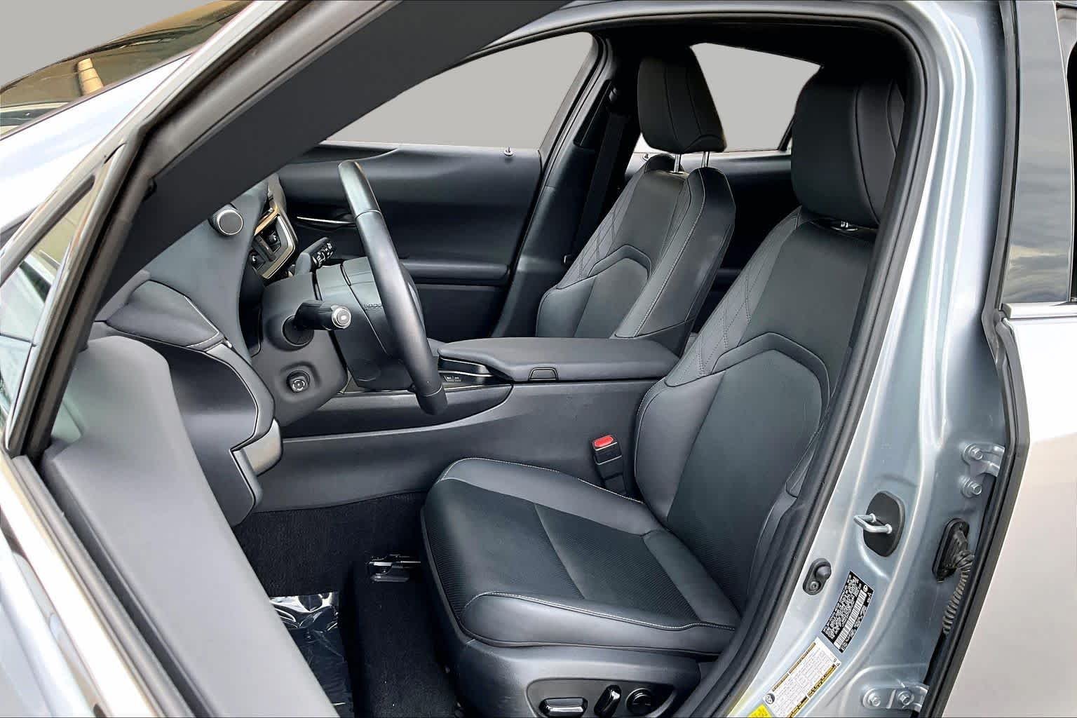 Used 2025 Iridium Lexus Premium image 7