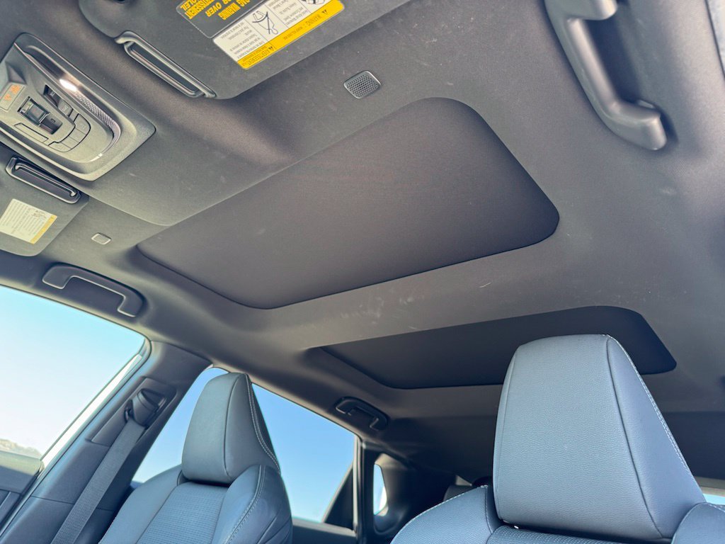 Used 2023 White Subaru Touring image 18