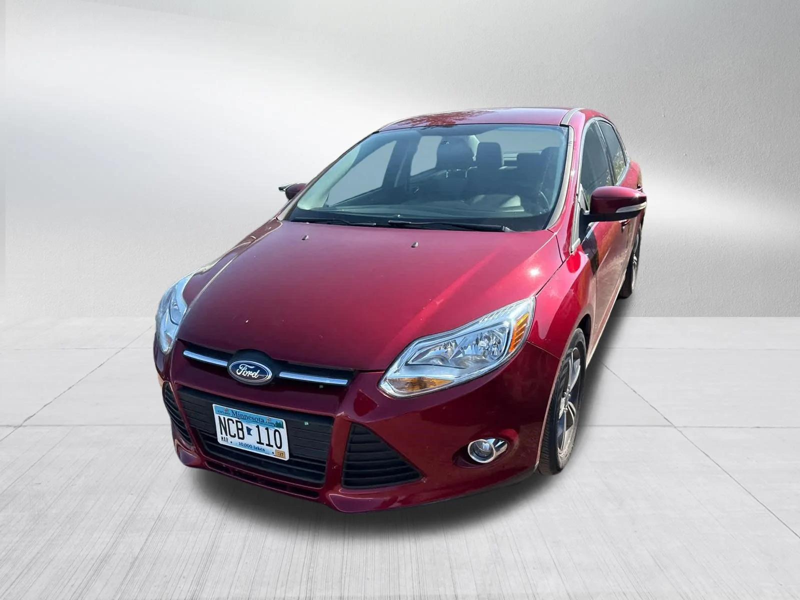 Used 2014 Ruby Red Tinted Clearcoat Ford SE image 3