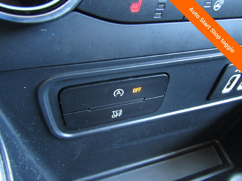 Used 2020  Ford Titanium image 17