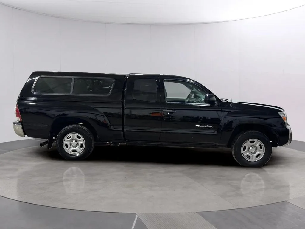 Used 2012 Toyota Tacoma Base with VIN 5TFTX4CNXCX011431 for sale in Oconomowoc, WI