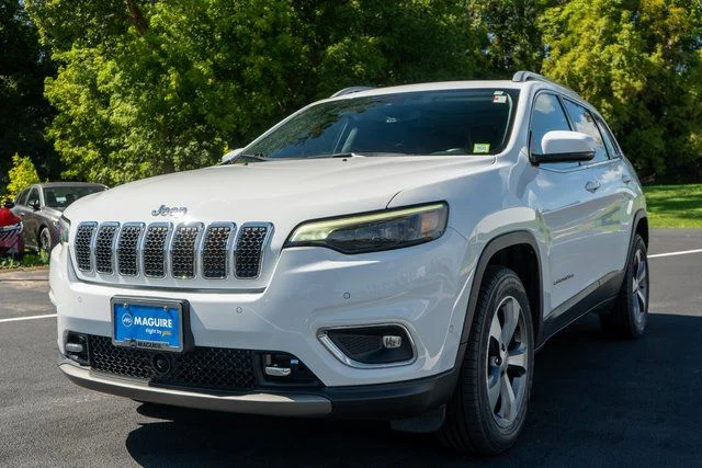 Used 2021 White Jeep Limited image 2