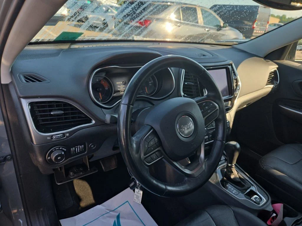 Used 2019 Gray Jeep Limited image 5