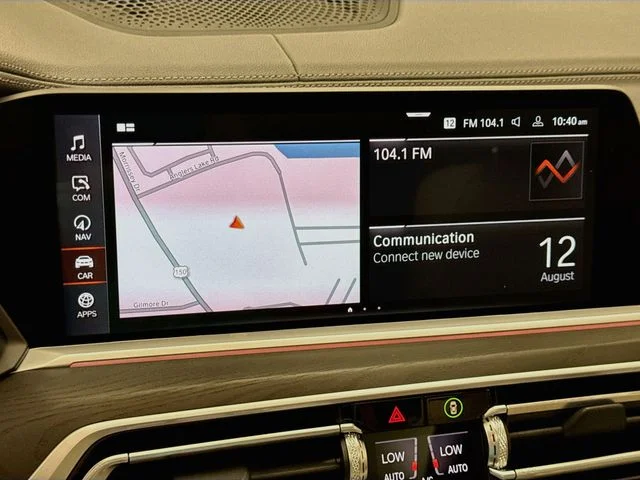 Used 2022 White BMW xDrive40i image 15