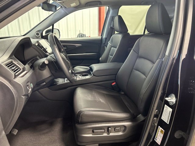 Certified Used 2025 Crystal Black Pearl Honda RTL image 15