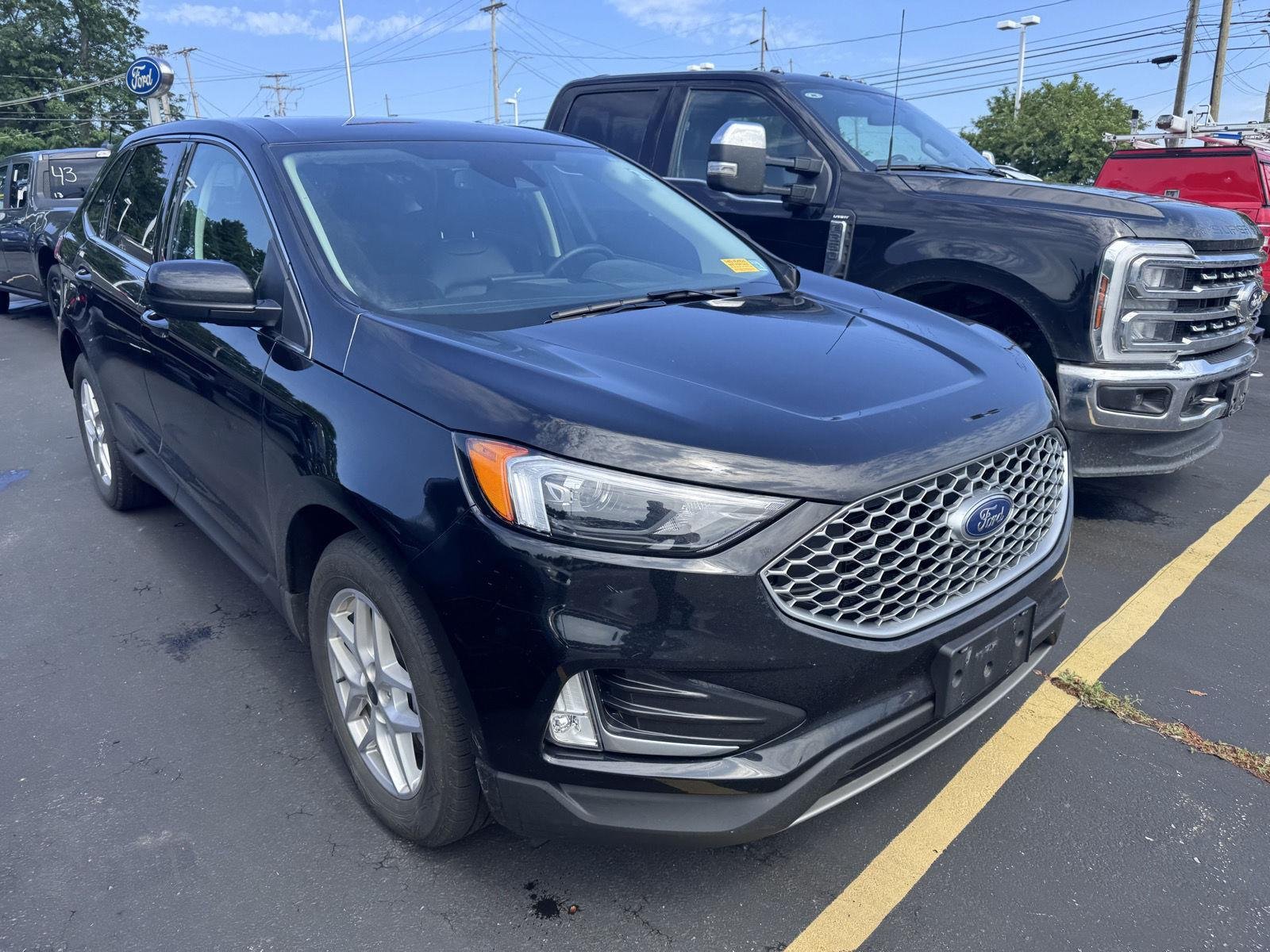 Used 2023 Agate Black Ford SEL image 3