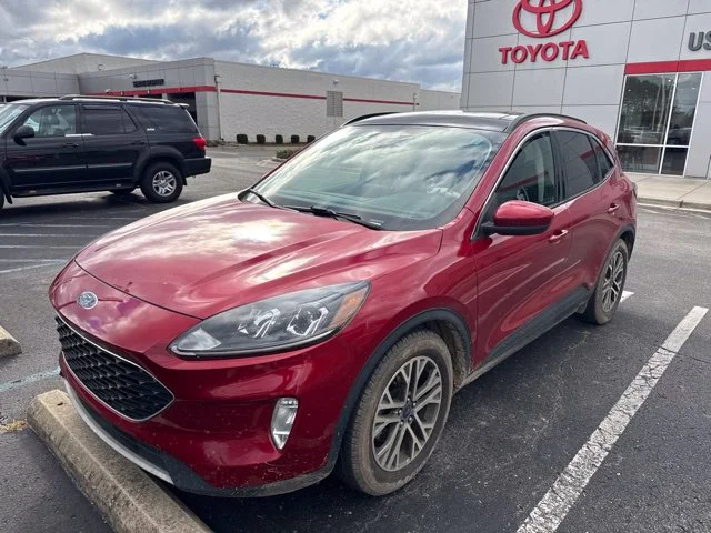 Used 2022 Red Ford SEL image 1