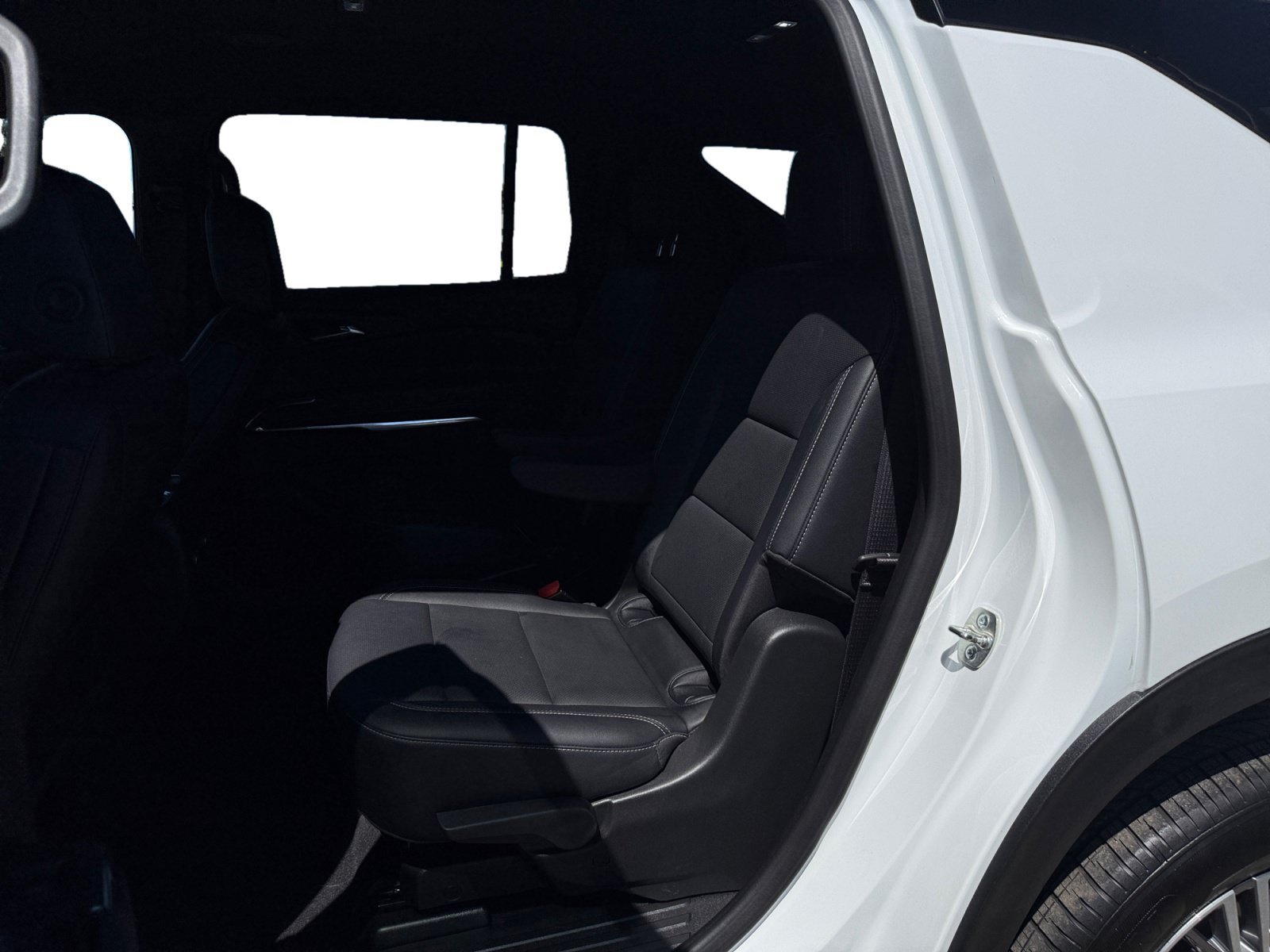 Used 2025 Summit White Chevrolet LT image 16