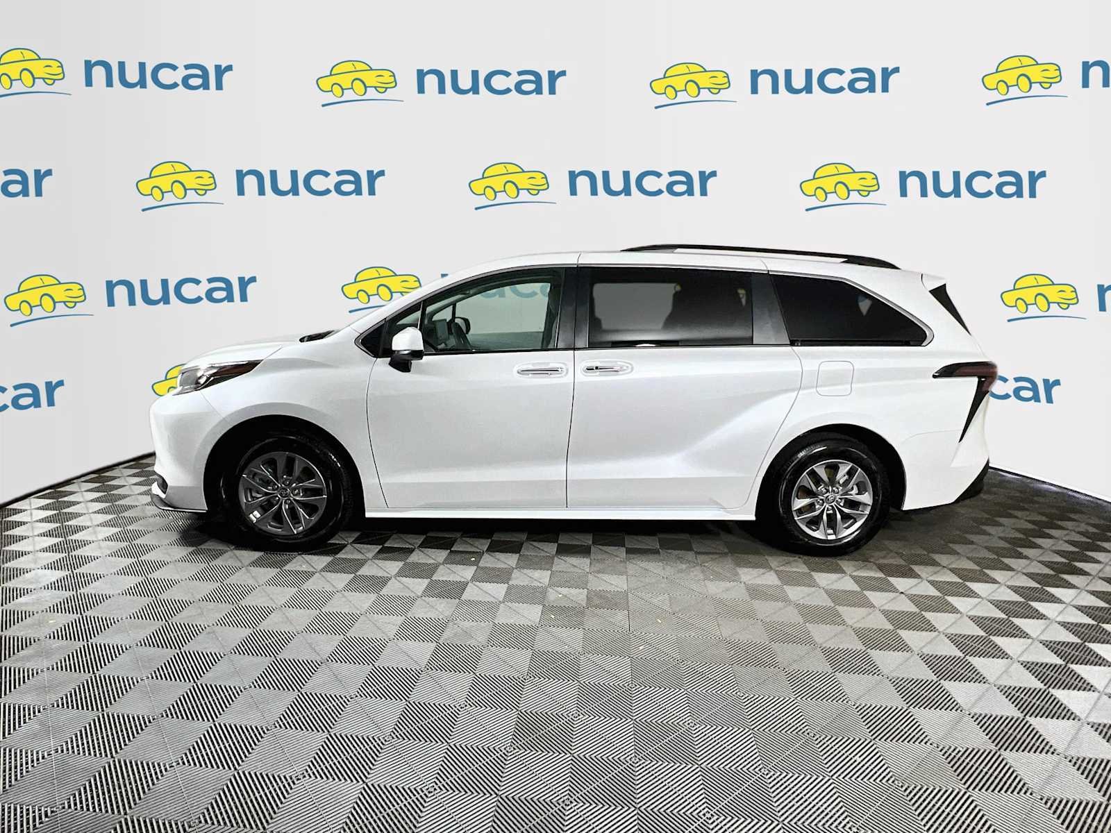 Used 2026 Wind Chill Pearl Toyota XLE image 4