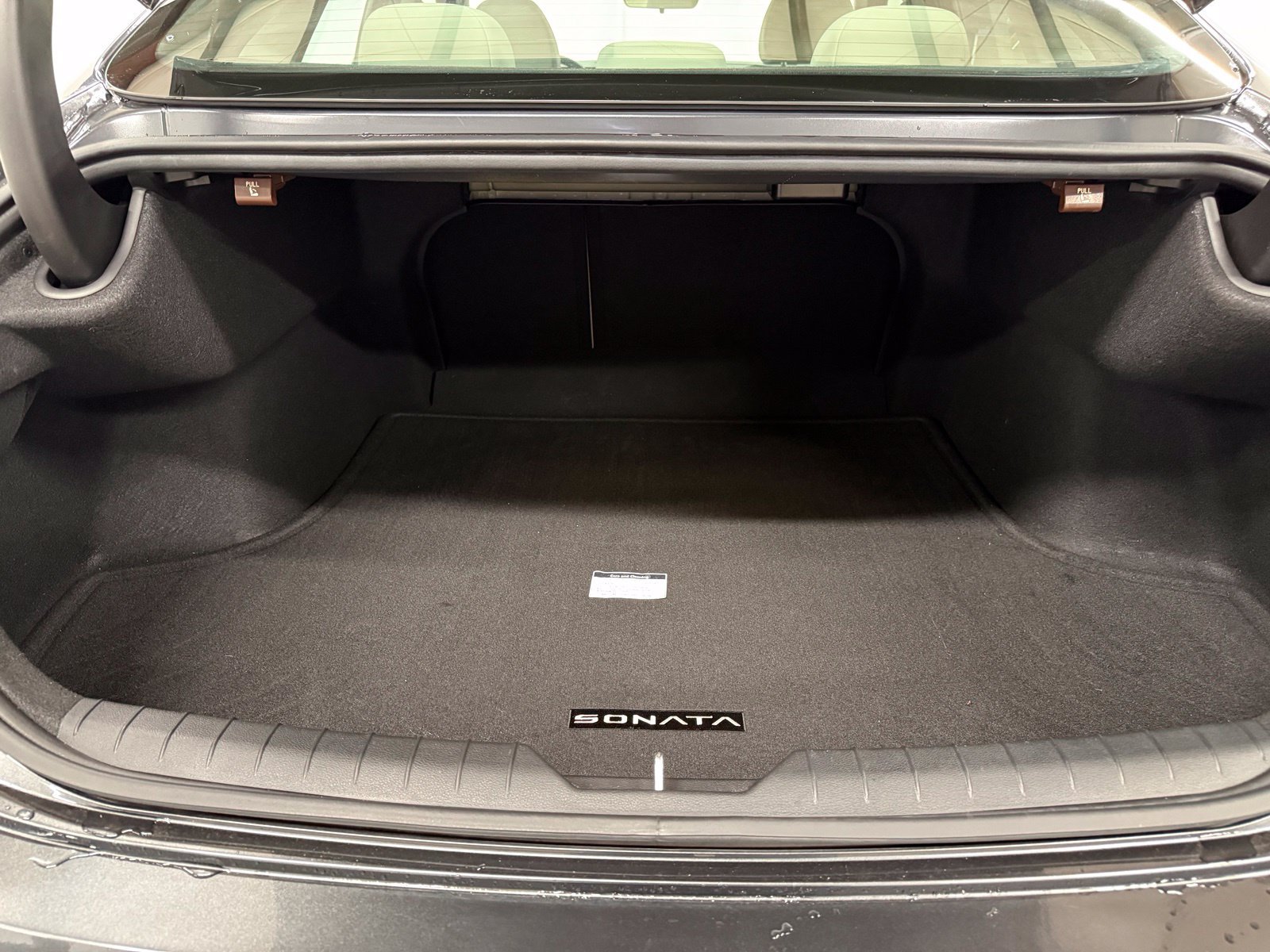 Used 2024 Gray Hyundai SEL image 9