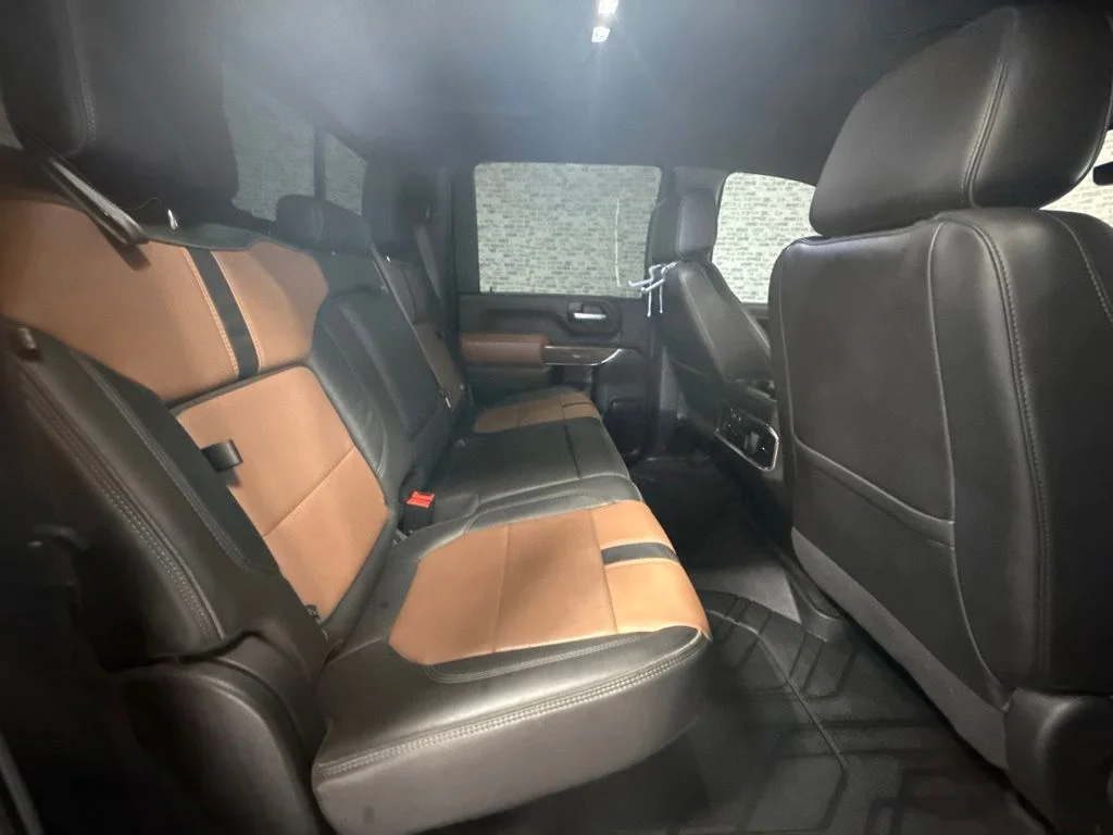 Used 2020 Iridescent Pearl Tricoat Chevrolet High Country image 12
