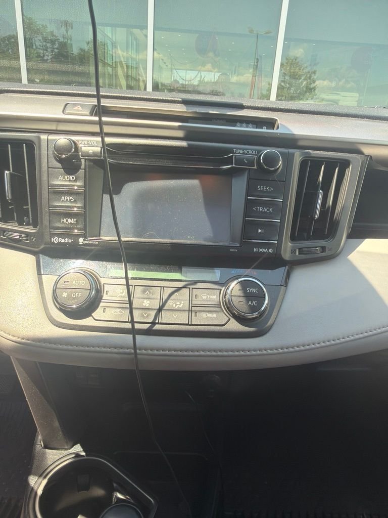 Used 2017 Red Toyota XLE image 7