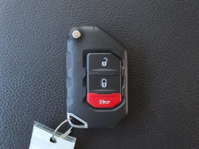 Certified Used 2025 Black Clearcoat Jeep Mojave image 28