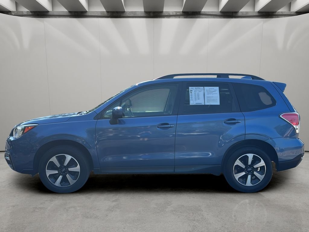 Used 2018 Quartz Blue Pearl Subaru 2.5i Premium image 2
