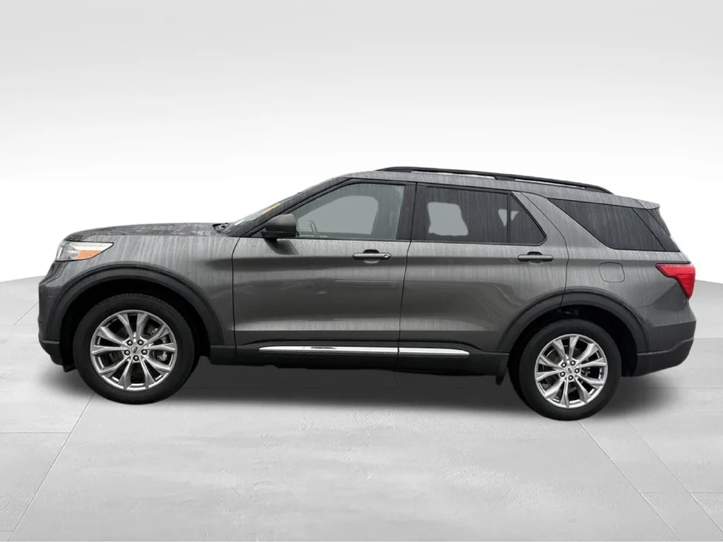 Used 2020 Gray Ford XLT image 2