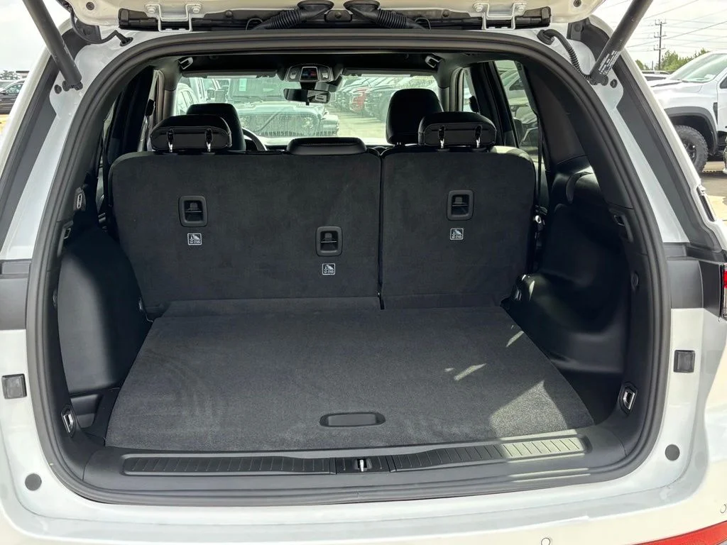New 2027 Bright White Clearcoat Jeep Laredo Altitude image 23