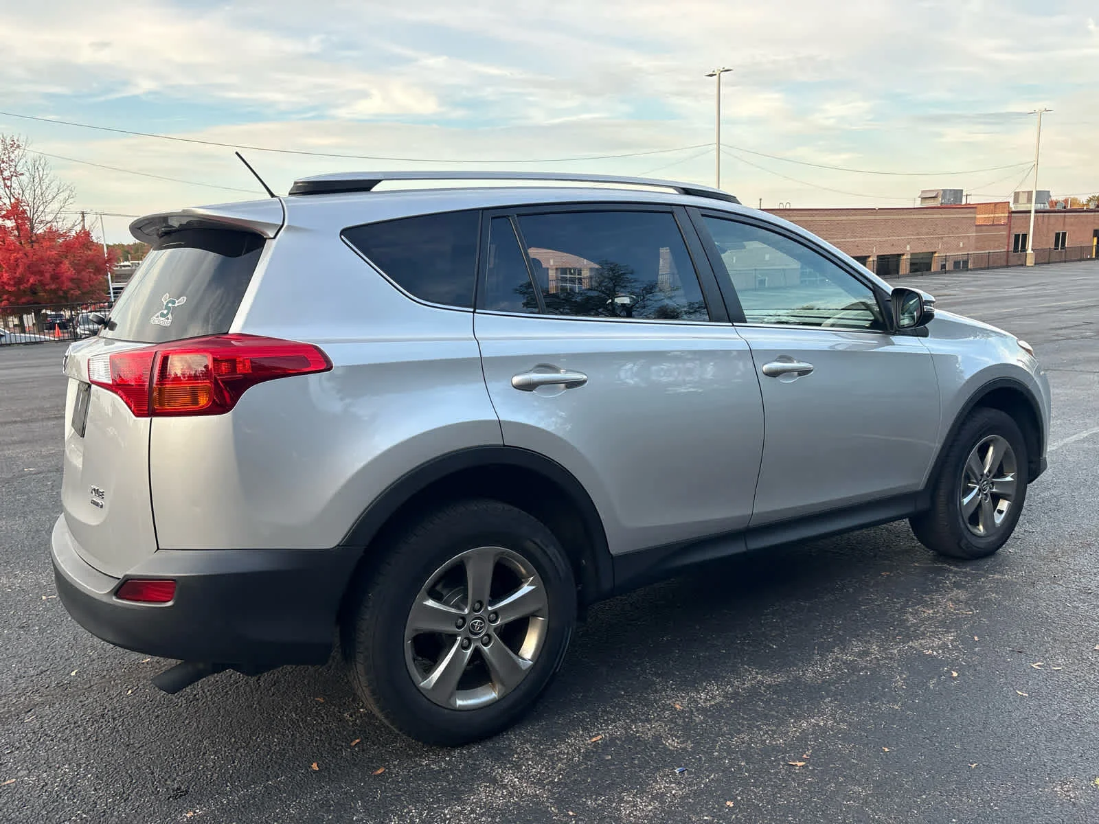 Used 2015 Classic Silver Metallic Toyota XLE image 14