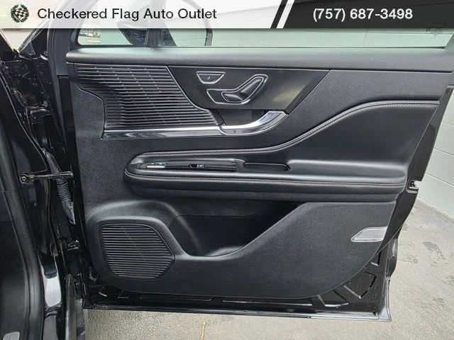Used 2022 Black Metallic Lincoln Standard image 43