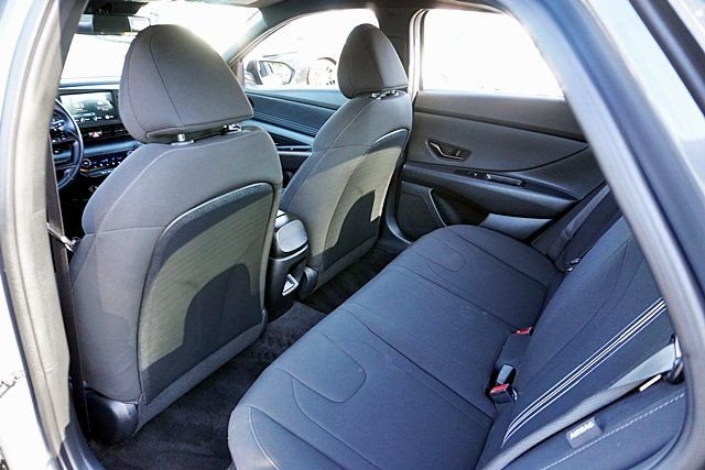 Used 2025 Gray Hyundai SEL Sport image 15