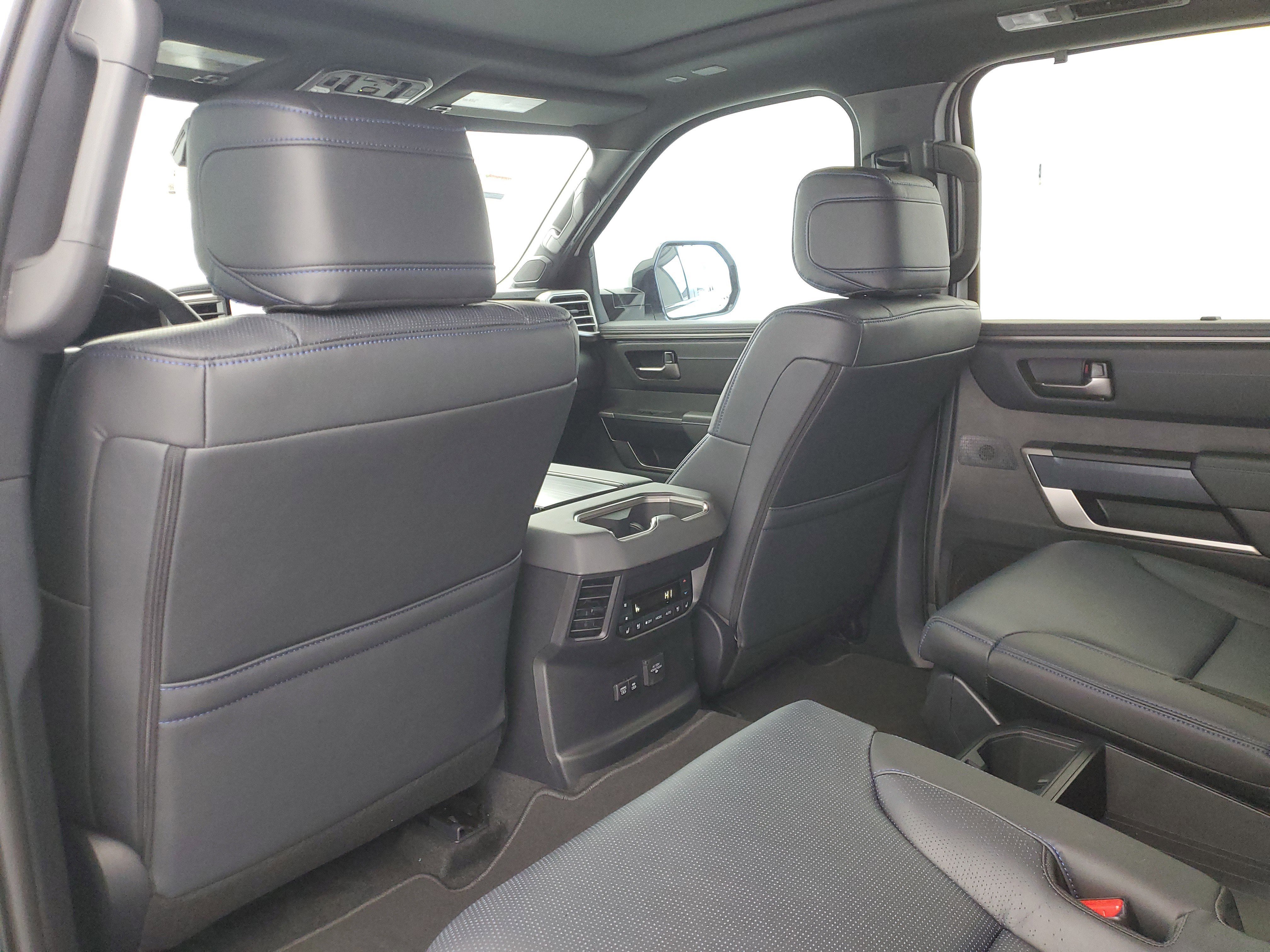 New 2026 Wind Chill Pearl <sup>1</sup> Toyota  Platinum image 15