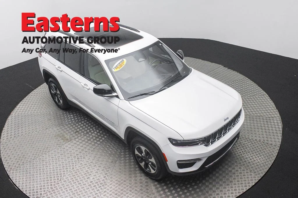 Used 2024 White Jeep 4xe image 3