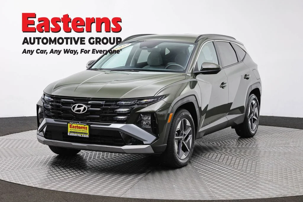 Used 2026 Green Hyundai SEL image 1