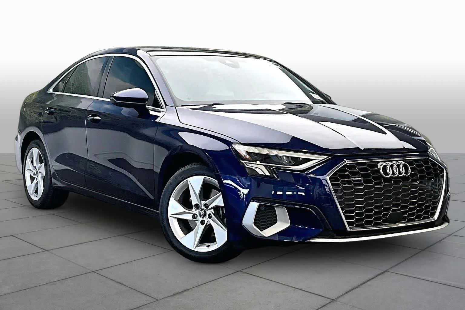 Used 2023 Navarra Blue Metallic Audi Premium image 4