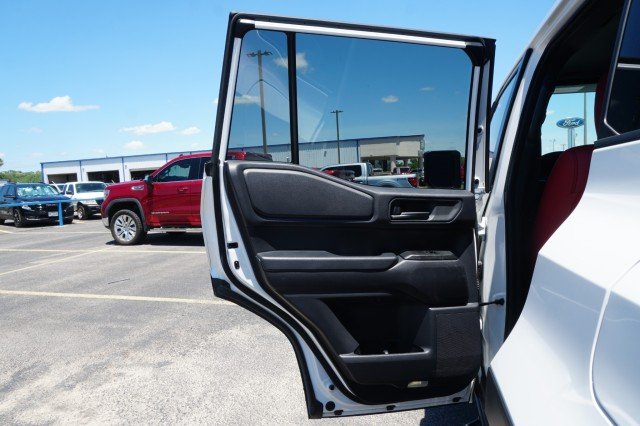 Used 2025  Toyota 1958 image 17