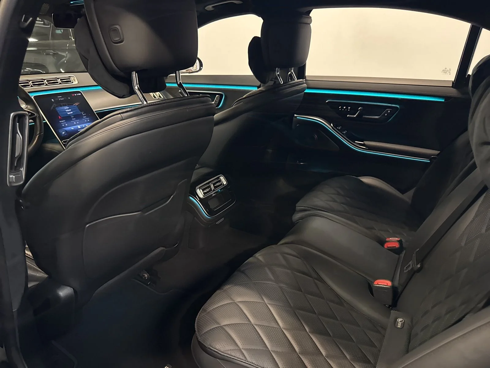 Used 2022 Black Mercedes-Benz S 580 image 16
