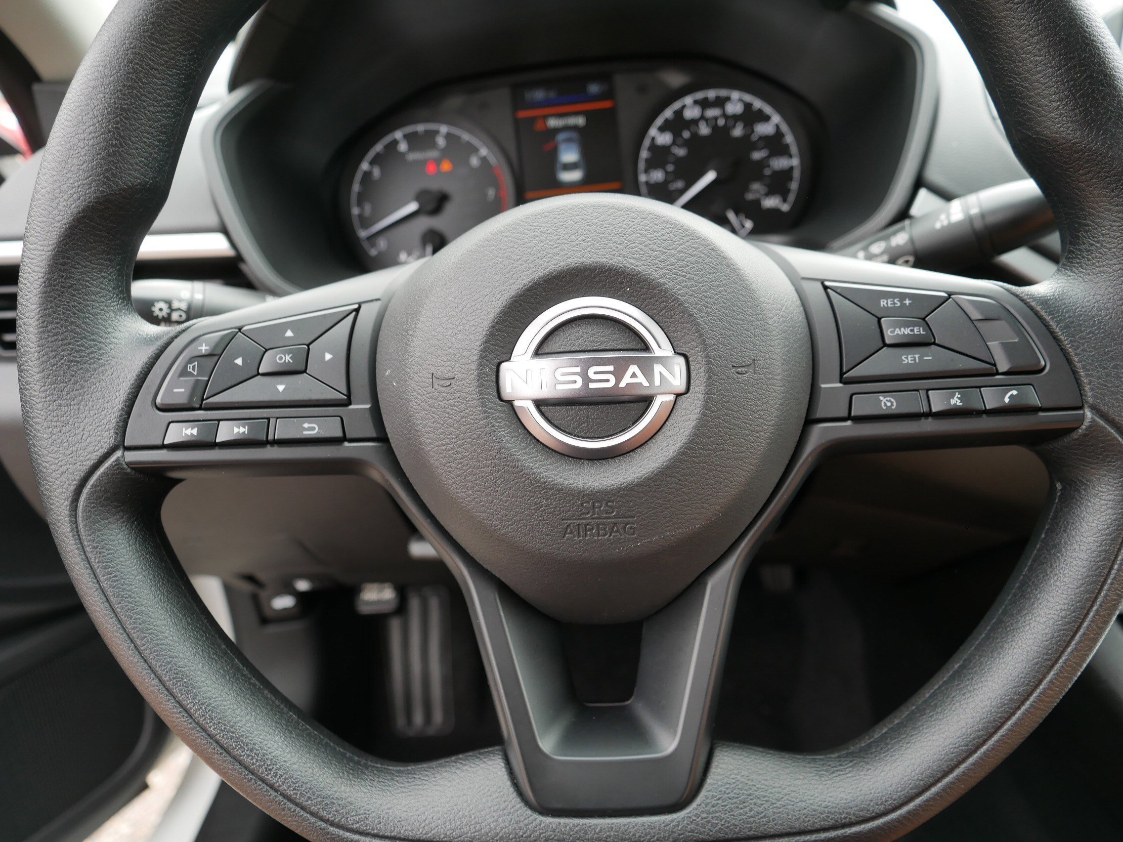 Certified Used 2025 Glacier White Nissan S image 25