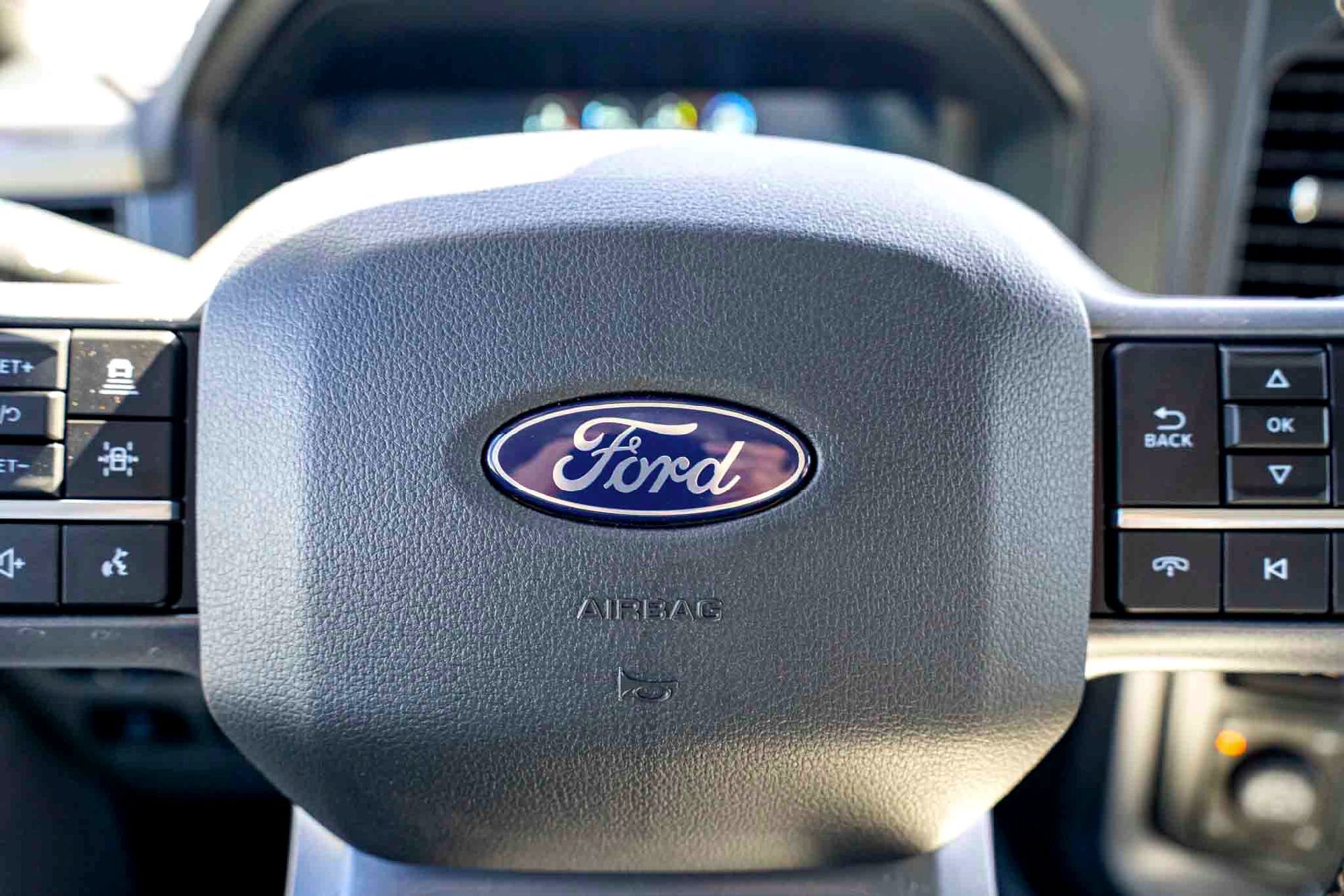 New 2025 Star White Metallic Tri-Coat Ford LARIAT image 12