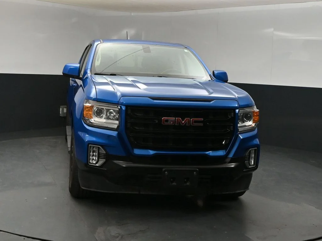 Used 2022 Blue Metallic GMC Elevation image 7