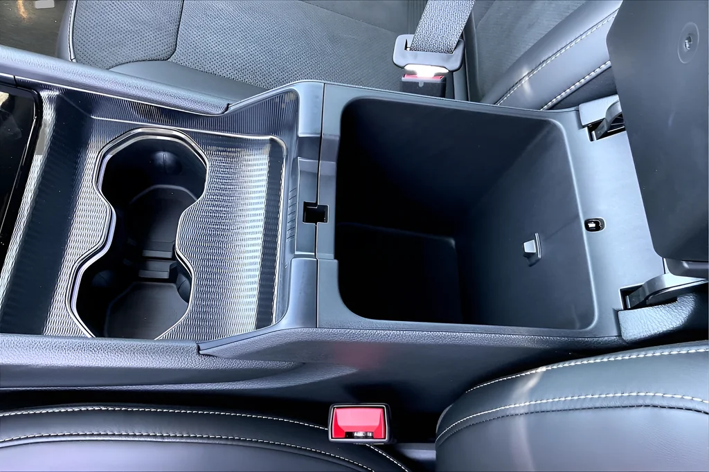 New 2026 Bright White Clearcoat Jeep Altitude image 19