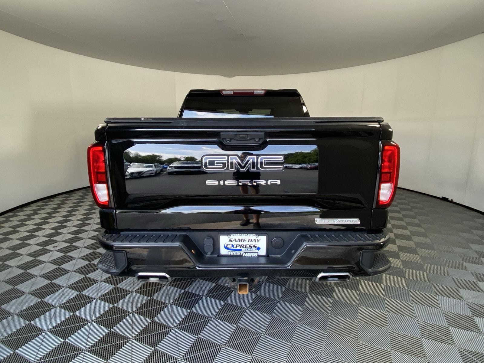 Used 2023 Onyx Black GMC Elevation image 6