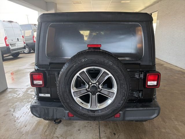 Used 2019 Black Jeep Unlimited Sahara image 4