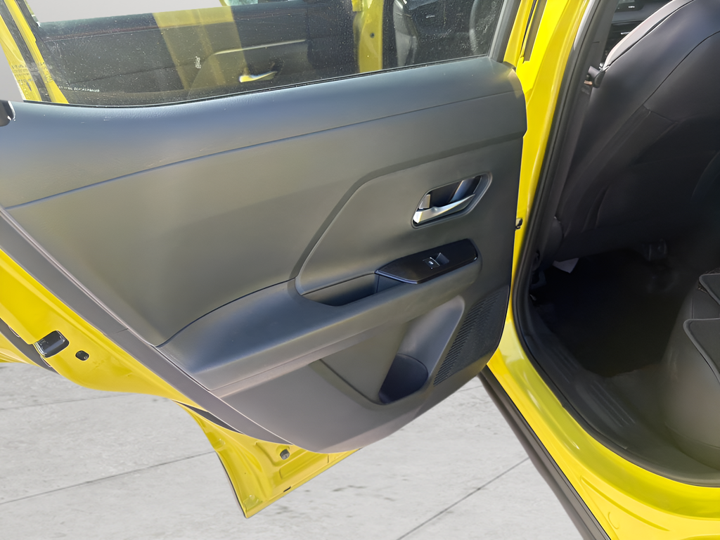 2026 Nissan KICKS SR - Photo 17