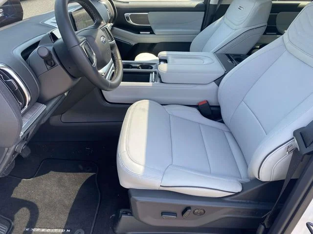 New 2026 Star White Metallic Tri-Coat Ford Platinum image 14