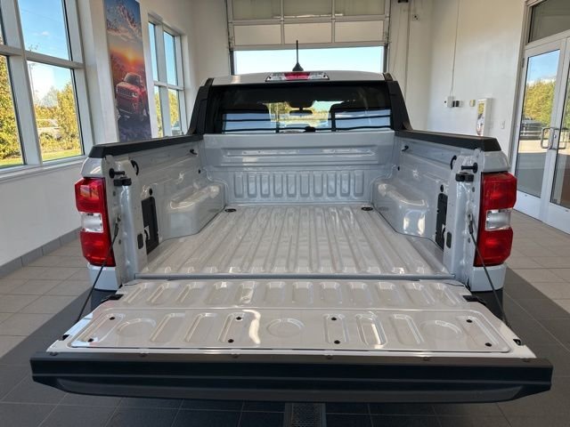 New 2025 Space White Metallic Ford XLT image 40