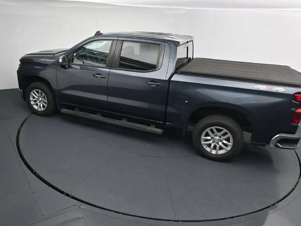 Used 2020 Gray Chevrolet LT image 12