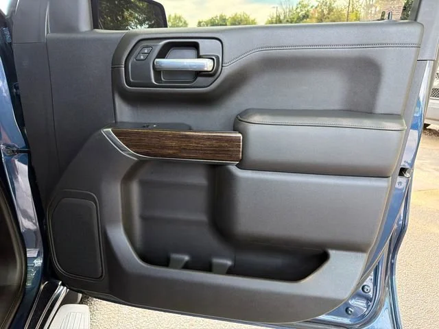 Used 2021 PACIFIC BLUE METALLIC GMC Elevation image 14