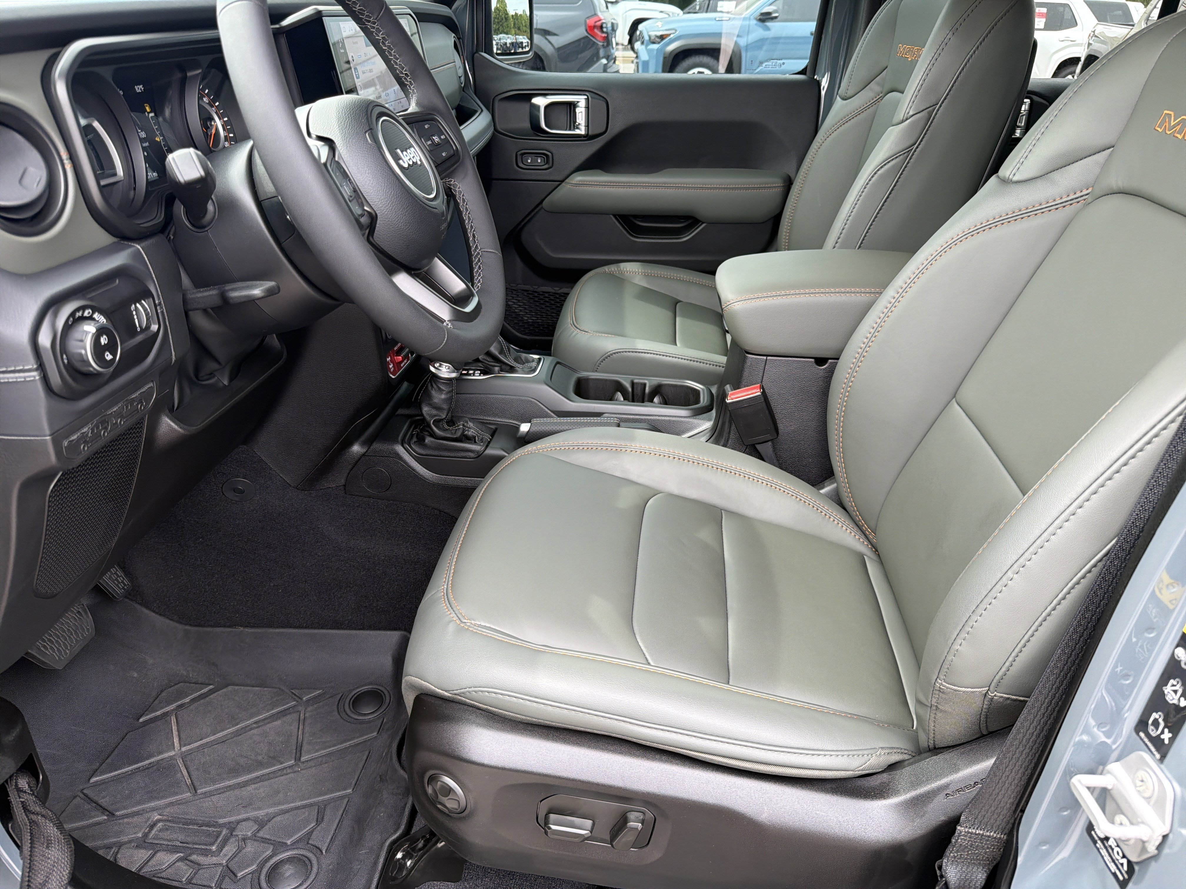 Used 2025 Anvil Clearcoat Jeep Mojave image 20